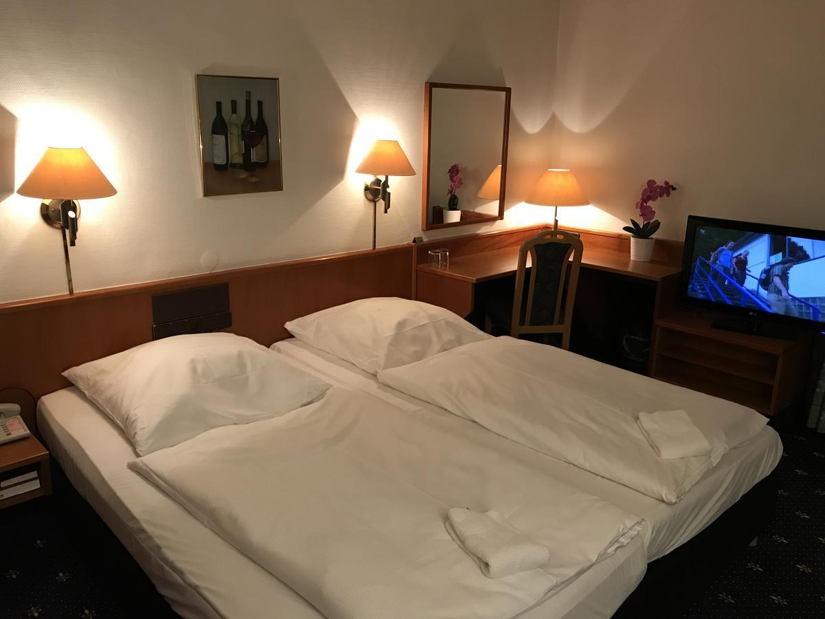 卡拉曼集团酒店 巴特嫩多夫 外观 照片